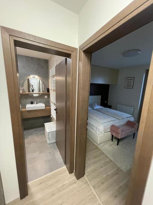 Apartment Urban 2 Bedroom *